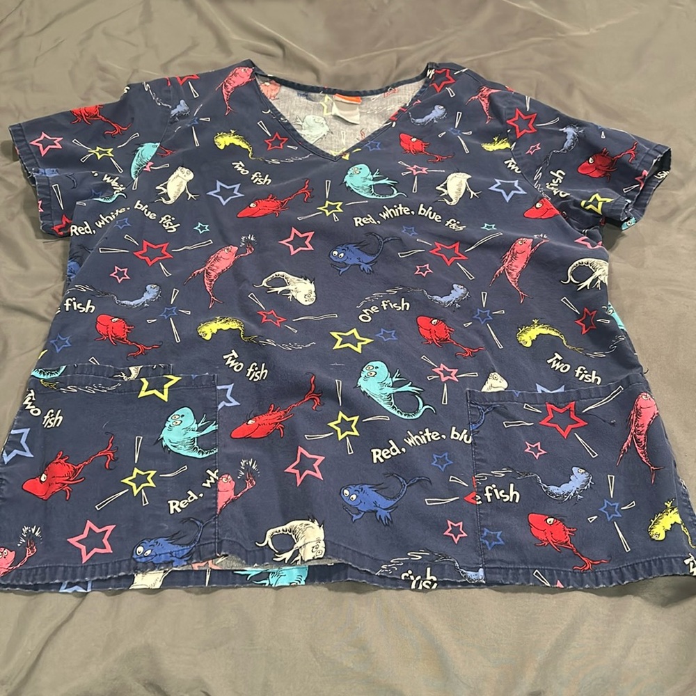 Dr Seuss One Fish Two Fish scrub top. Size Large